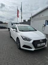 Hyundai i40 cw blue Premium AUTOMATIK nur an EXPORT - gebrauchte Hyundai i40 aus dem Jahr 2017