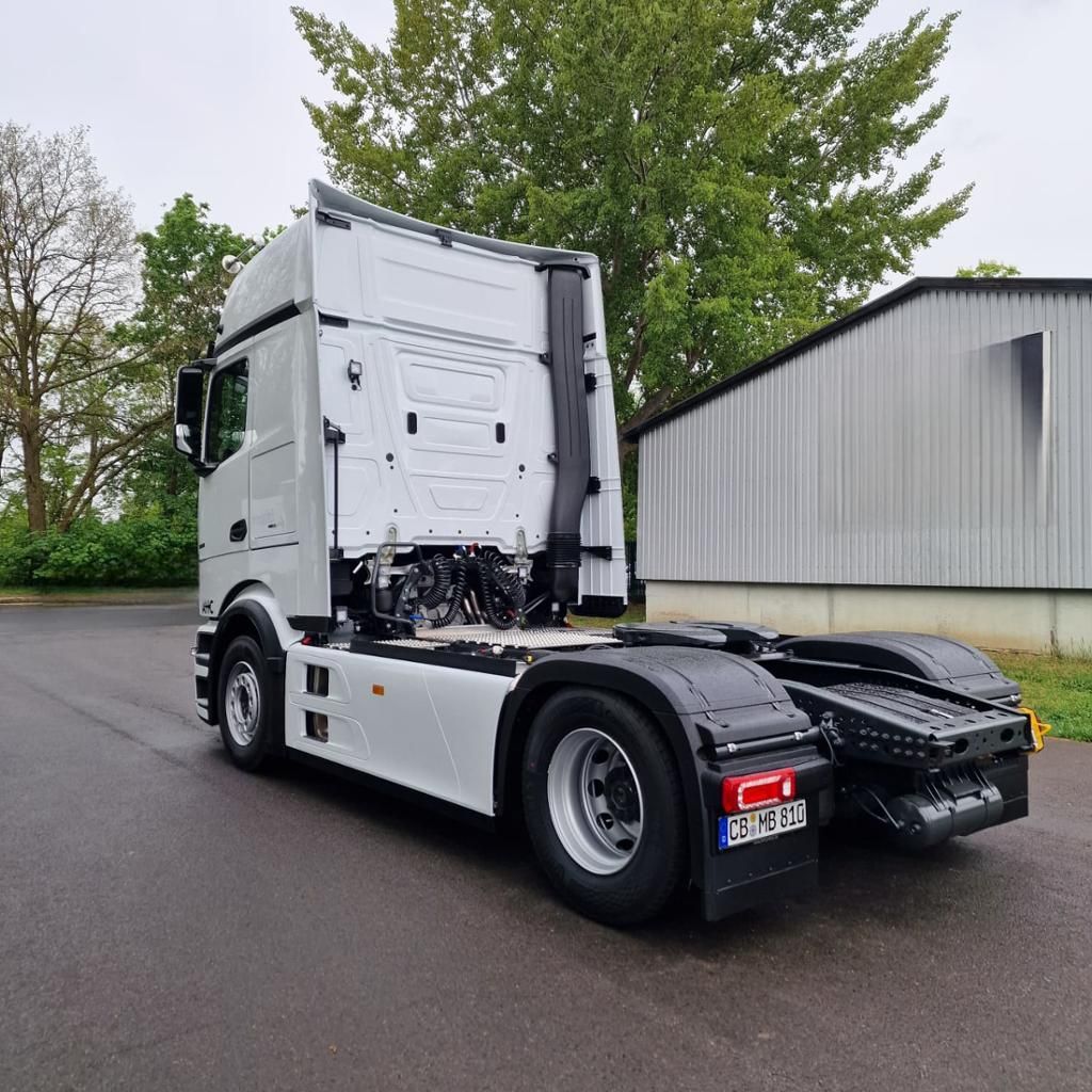 Fahrzeugabbildung Mercedes-Benz Actros 1851 LS 4x2 GIGA,Standklima,Nebenantrieb