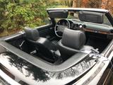 Mercedes-Benz SL 560 triple black checkheftgepflegt - Mercedes-Benz SL aus dem Jahr 1986