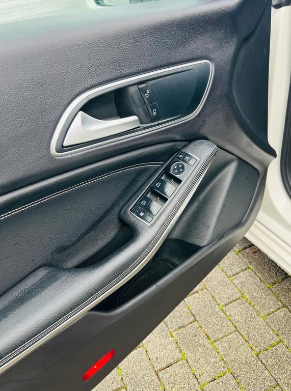 Mercedes-Benz CLA 180 Shooting Brake