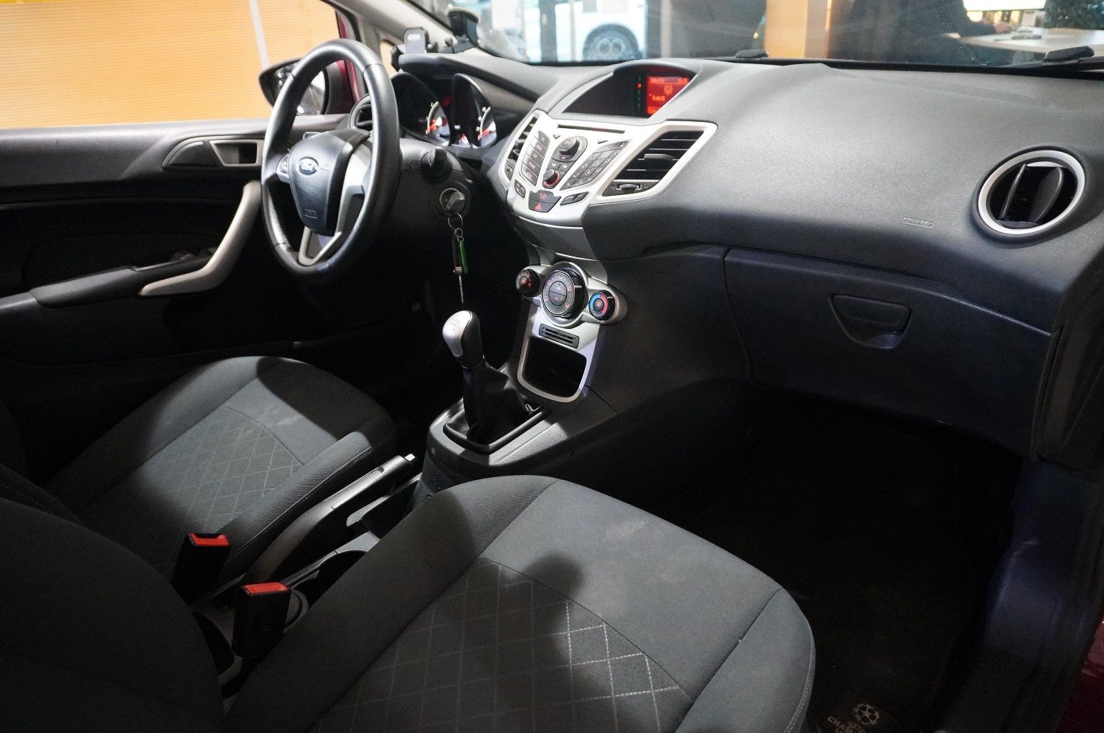 Fahrzeugabbildung Ford Fiesta 1.3 CHAMPIONS EDIT. 3-TÜR KLIMA/SHZ/USB