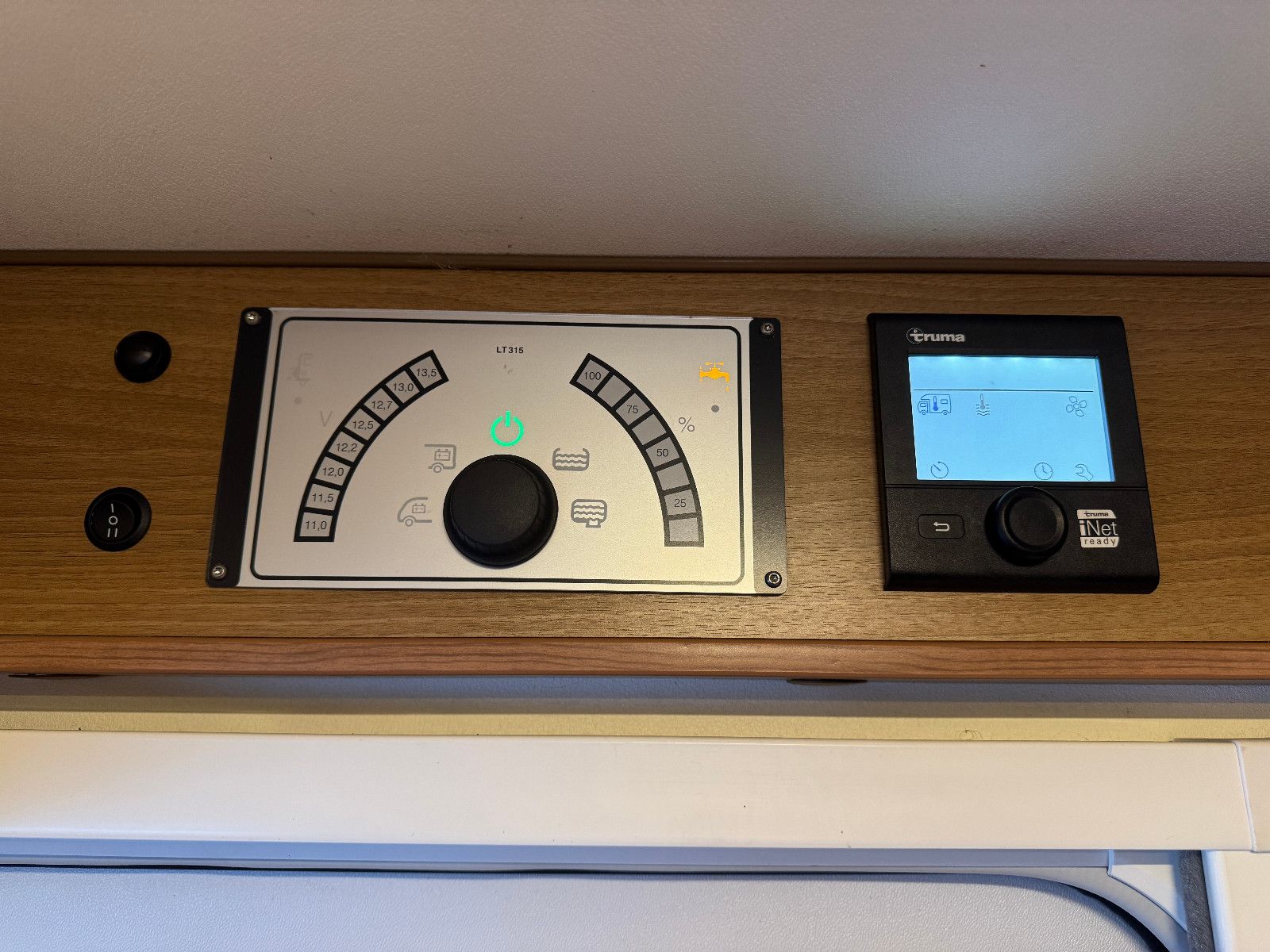 Fahrzeugabbildung Knaus VAN 650 I MEG AUTOMATIK LÄNGSBETT HUBBETT 1.HAND