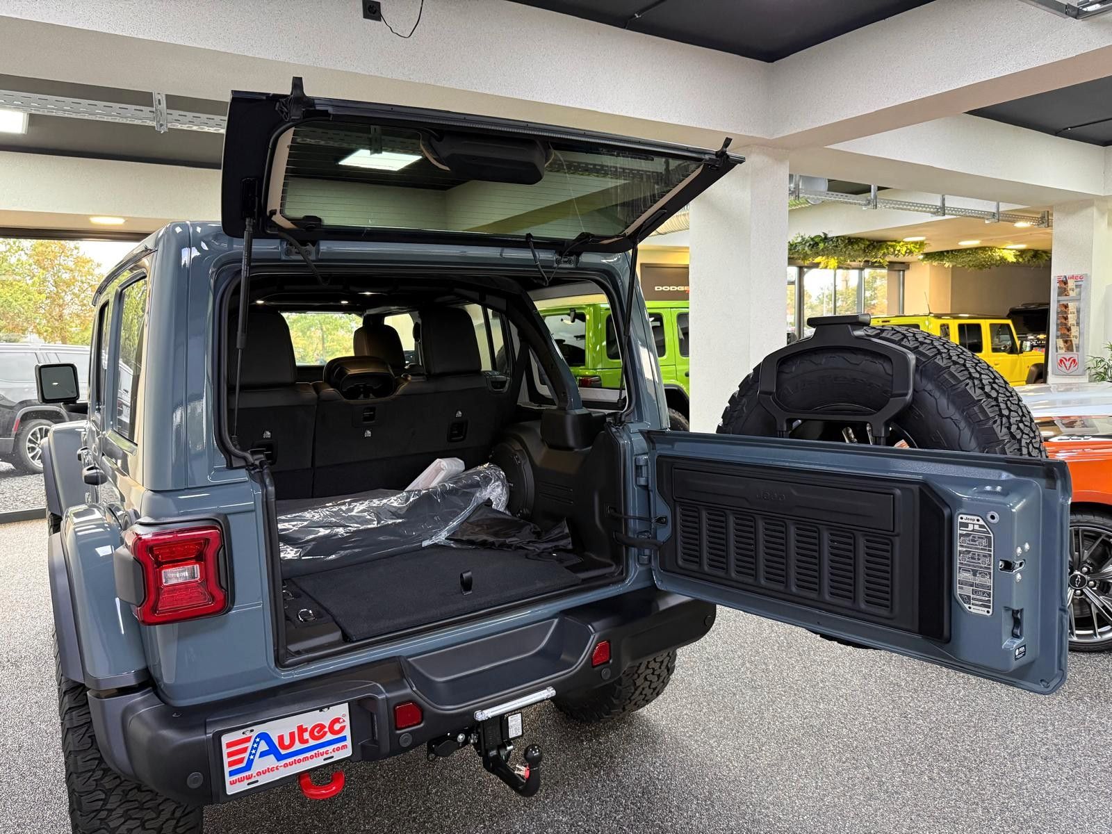 Fahrzeugabbildung Jeep RUBICON X 3.6L-V6-CAM-35"-AHK-HT