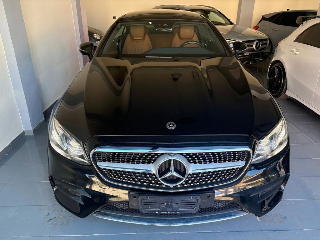 Image of Mercedes-Benz E 220