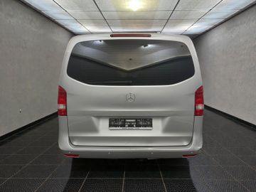 Mercedes V 220 - 6