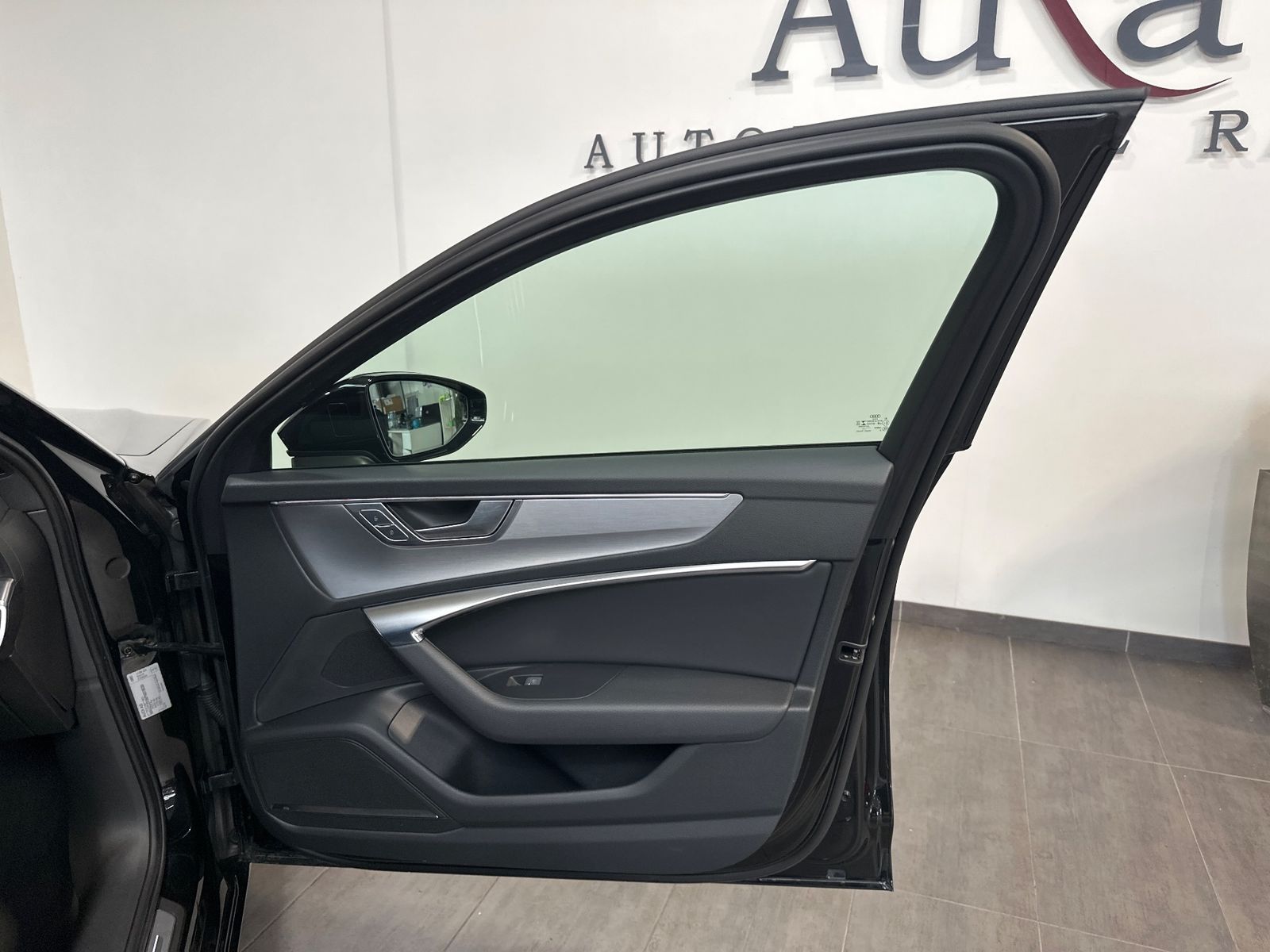 Fahrzeugabbildung Audi A6 Avant 40 TDI Qu S-Line Black NAV+LED+360°+AHK