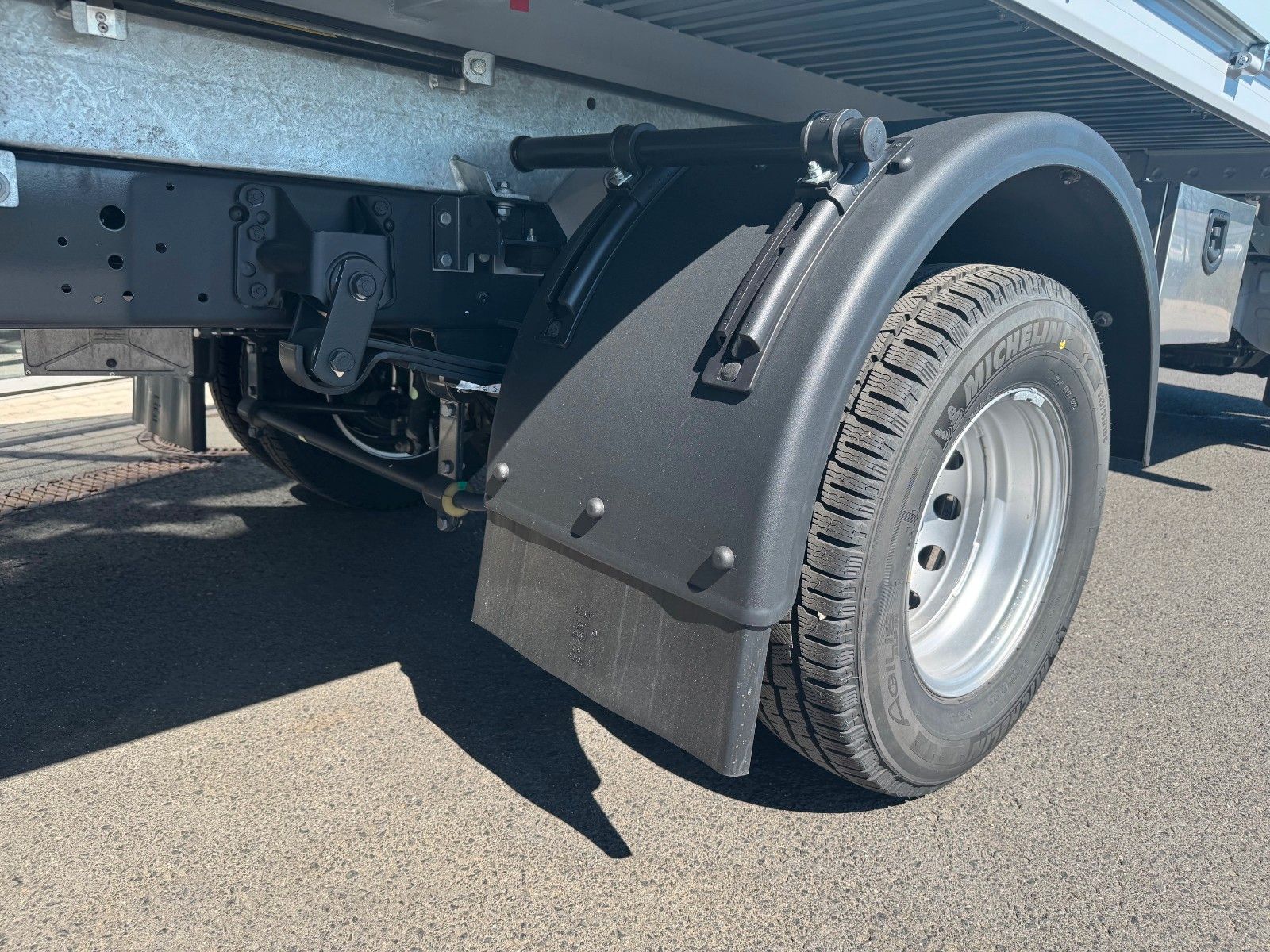 Fahrzeugabbildung Iveco Daily 70C18 H 3.0L *R3.450mm*AHK*Kamera*Sperre*