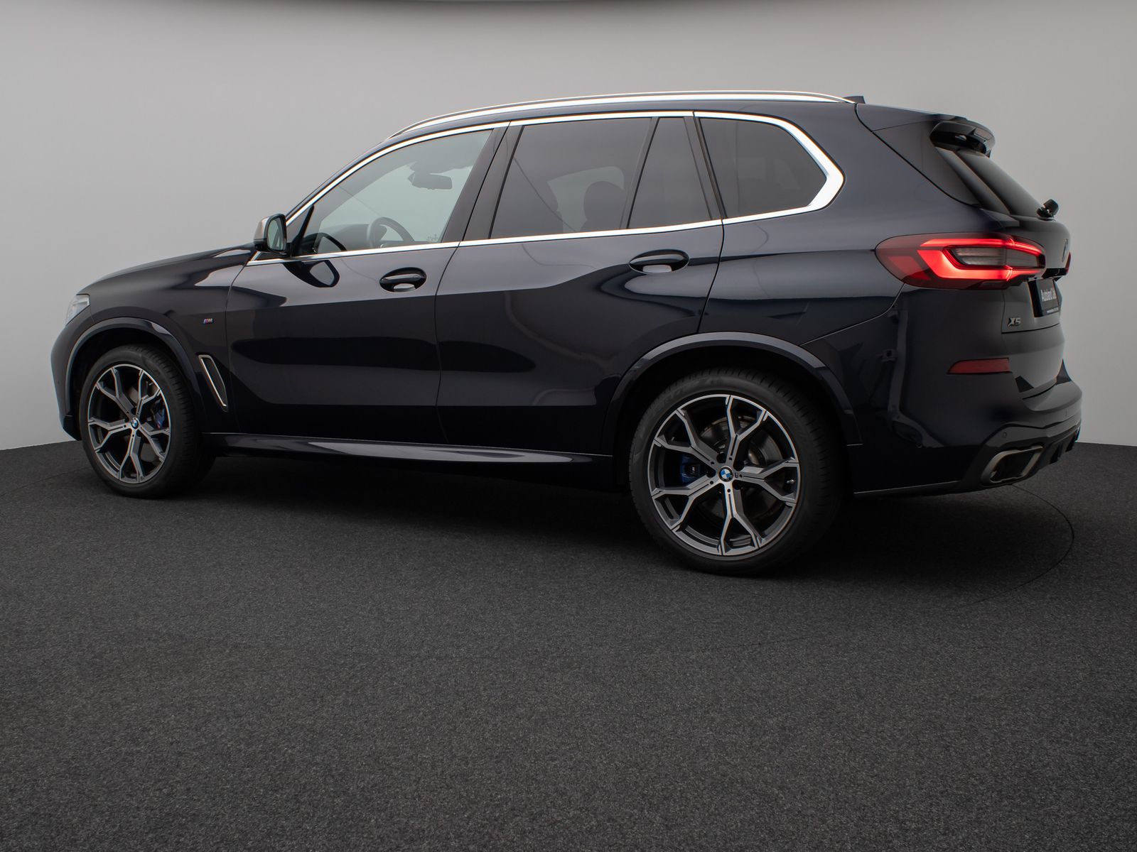 Fahrzeugabbildung BMW X5 M50i Panorama 360° Laser HUD DAB HiFi SoftCL
