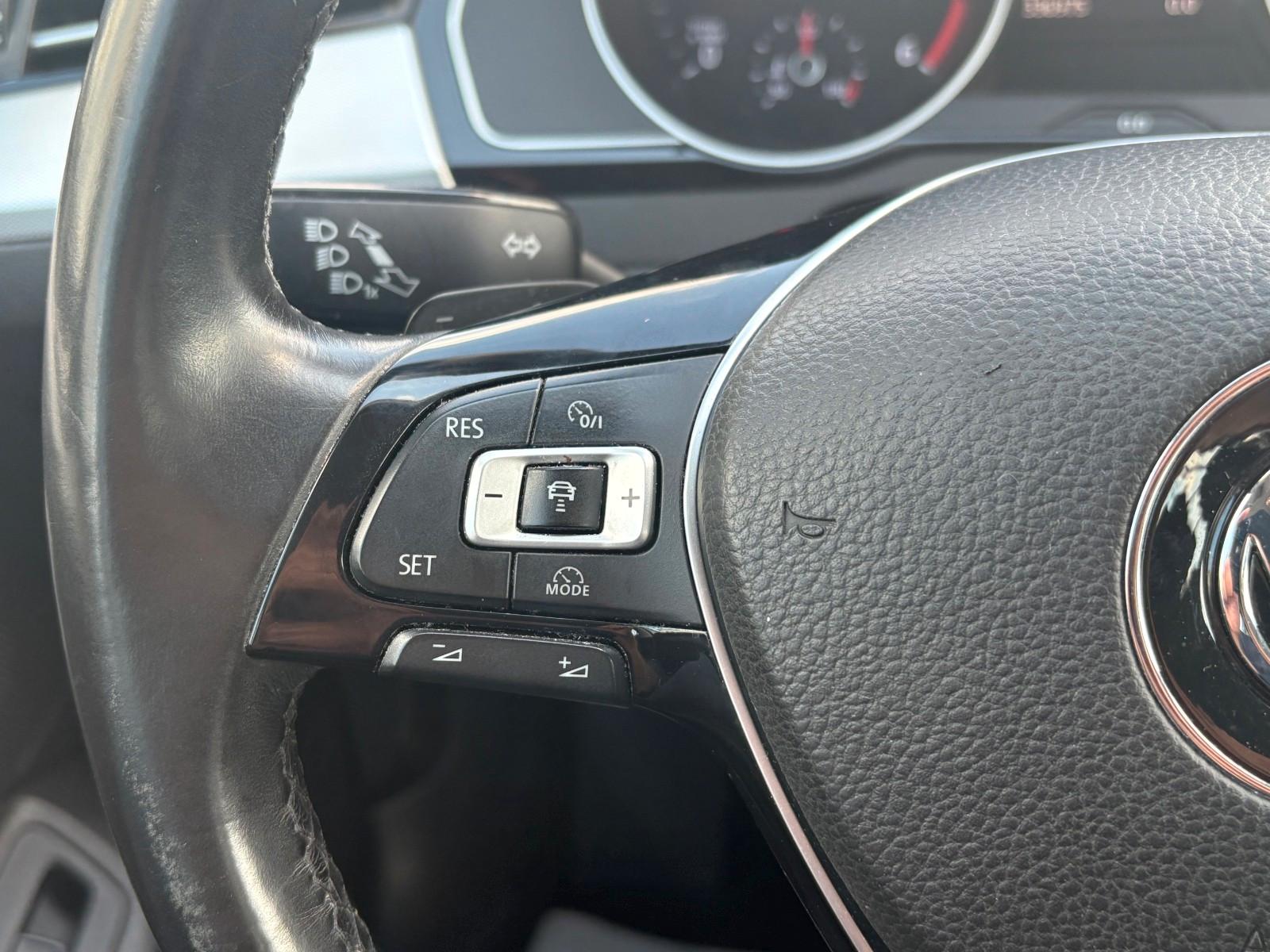 Volkswagen Passat Variant 2.0 TDI DSG Navi ACC SPORTSITZE