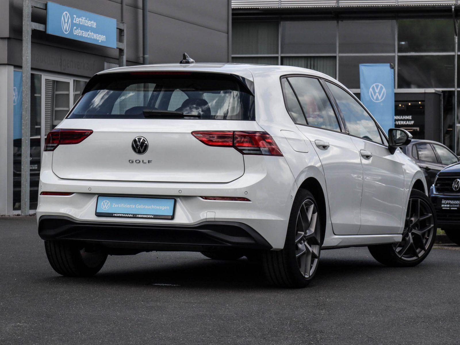 Volkswagen Golf VIII 1.5 TSI Life ACC Side Assist Navi