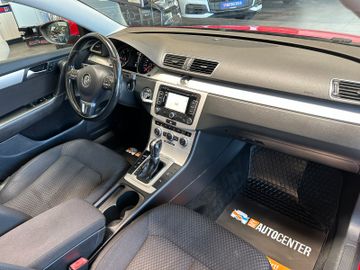 Volkswagen Passat *PANO*TEMPO*NAVI*PDC*AHK*