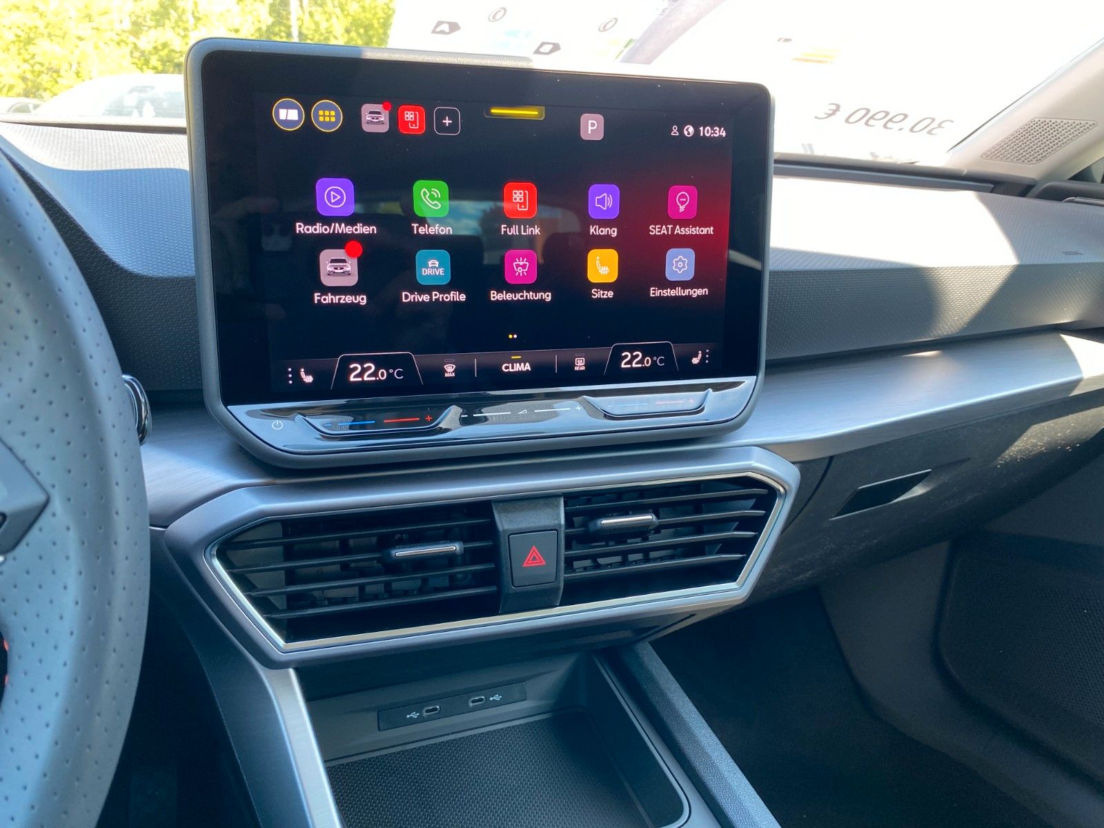 Fahrzeugabbildung SEAT Leon Sportstourer 1.5 eTSI FR *DSG *AHZV