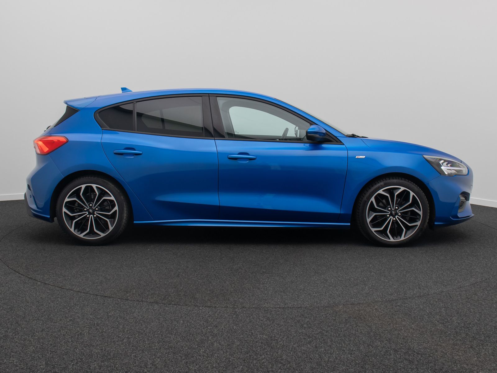 Fahrzeugabbildung Ford Focus ST-Line Kamera ACC LED Komfort HiFi Sport