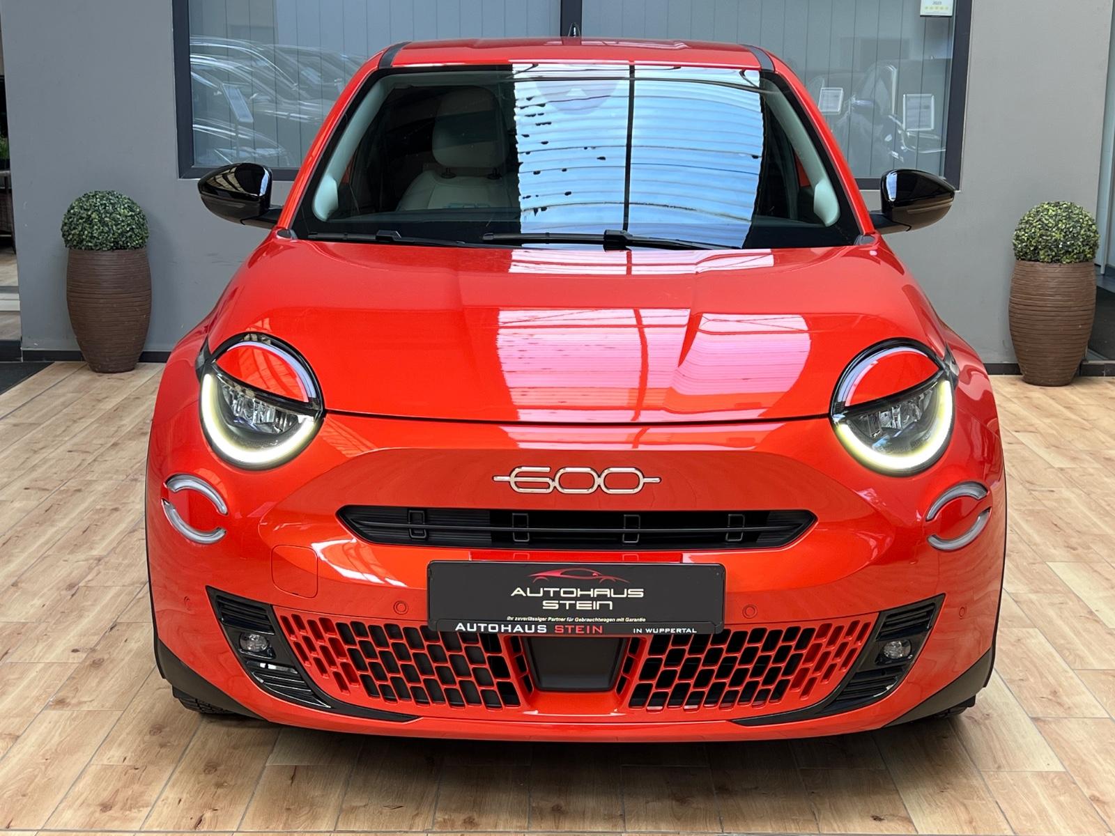 Fiat 600 e 115 kW La Prima/Navi/ACC/Kamera/DAB
