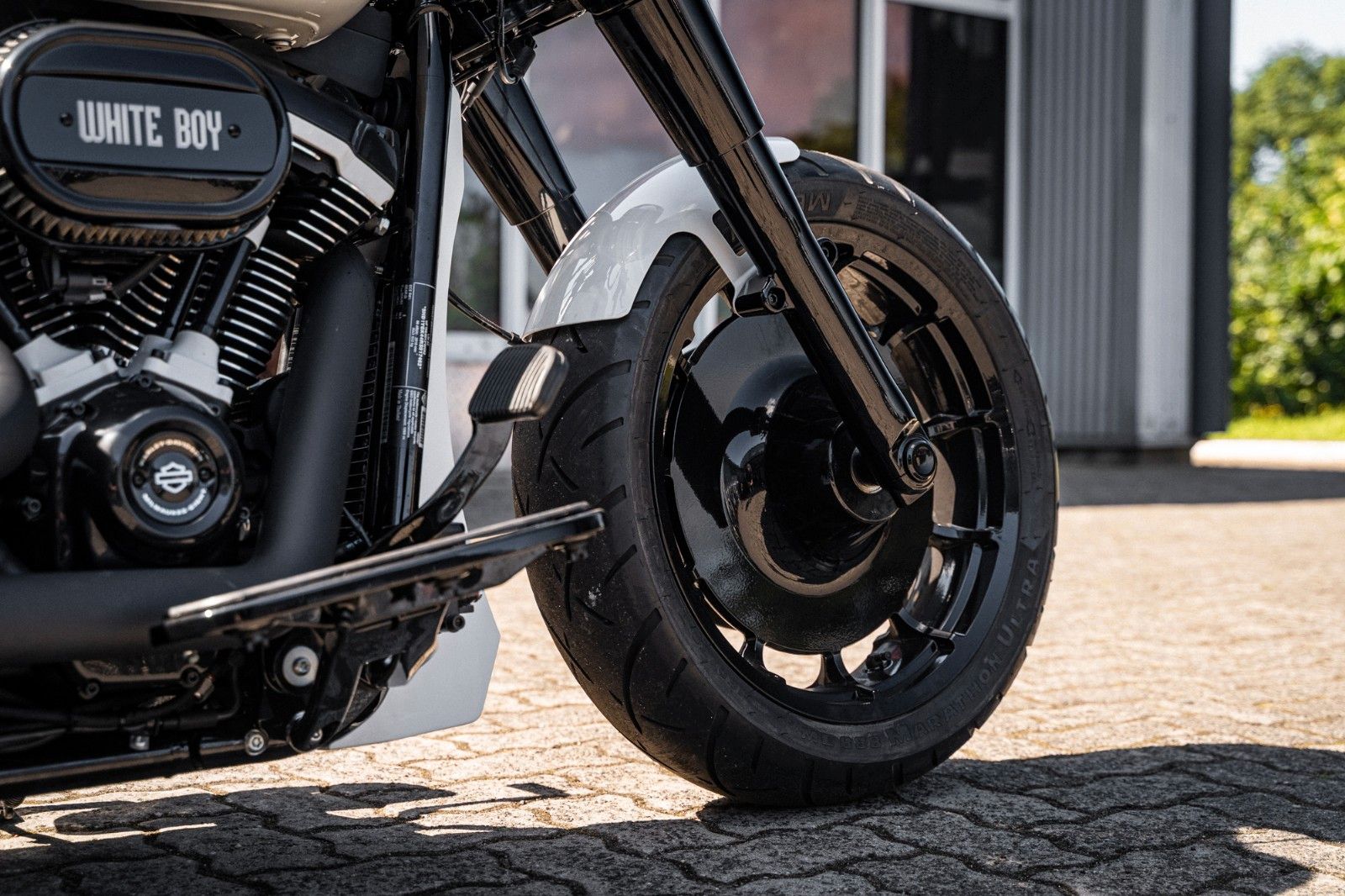 Fahrzeugabbildung Harley-Davidson WHITE FAT BOY FLFBS 114 MY24 -KESSTECH-