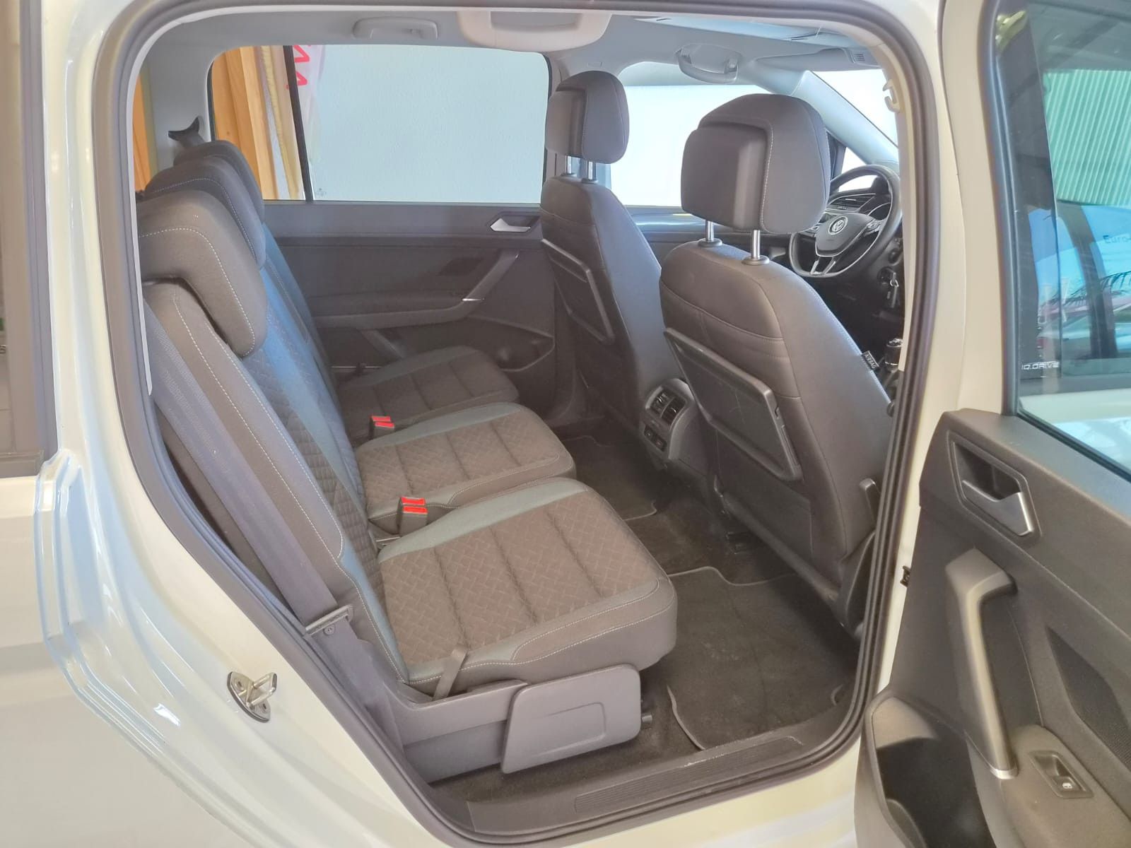 Fahrzeugabbildung Volkswagen Touran IQ.DRIVE / 1. HAND / MWST