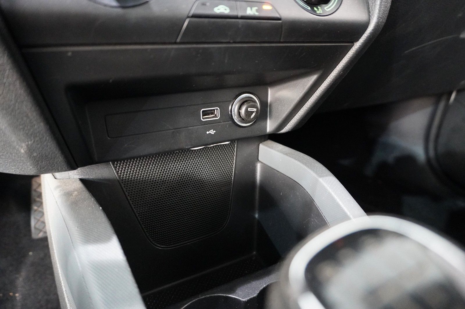Fahrzeugabbildung SKODA Fabia 1.0 TSI COMBI COOL PLUS LED/SHZ/PDC/DAB+