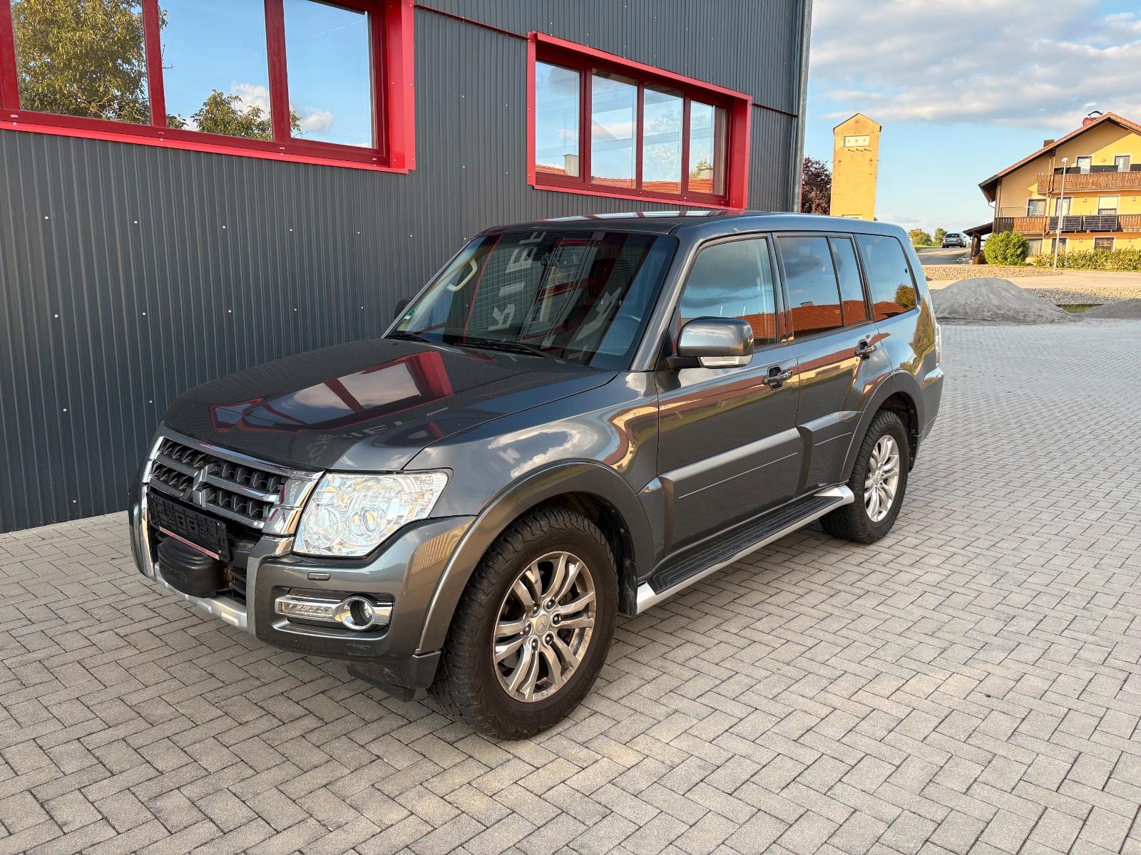 Mitsubishi Pajero 3.2 DI-D SUV-Star *AHK*SH*FSW*