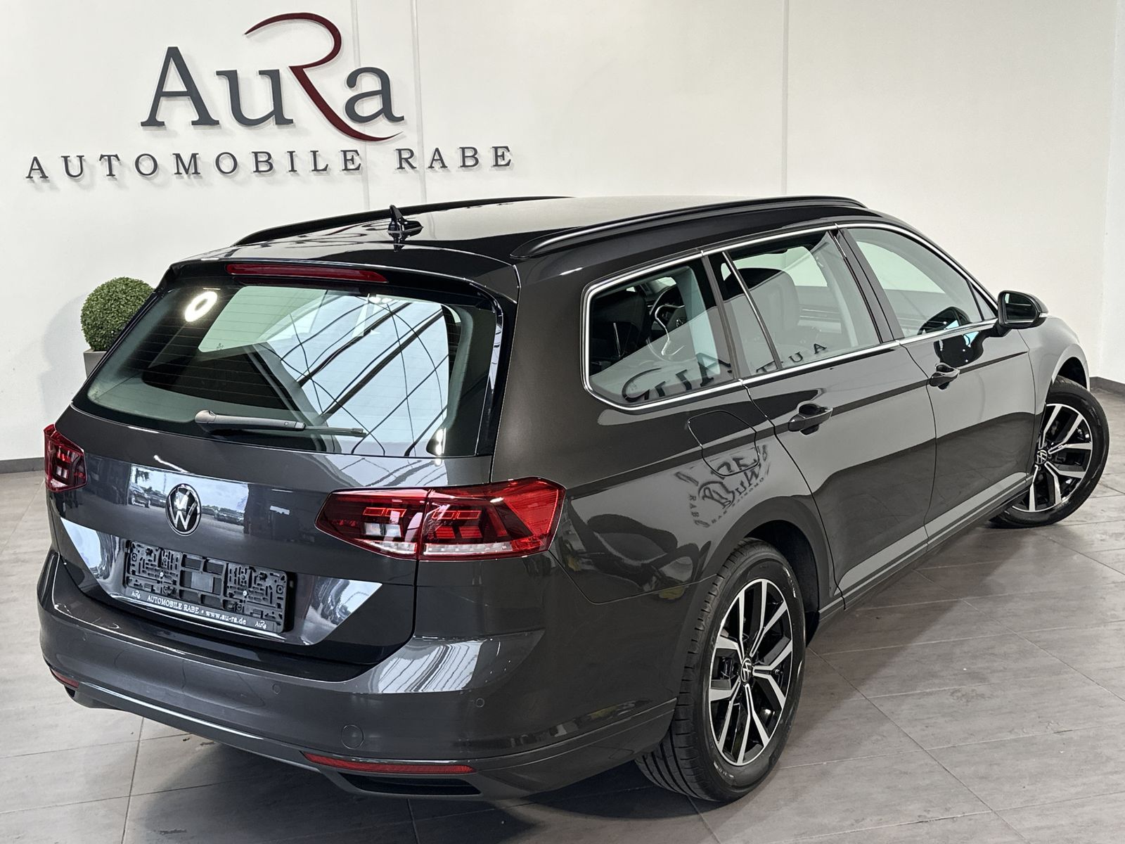 Fahrzeugabbildung Volkswagen Passat Variant 2.0 TDI DSG Business NAV+LED+ACC