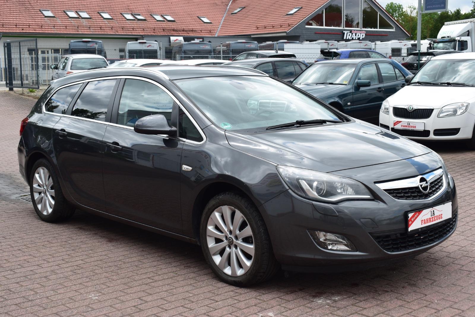 Opel Astra 2011 — photo 7