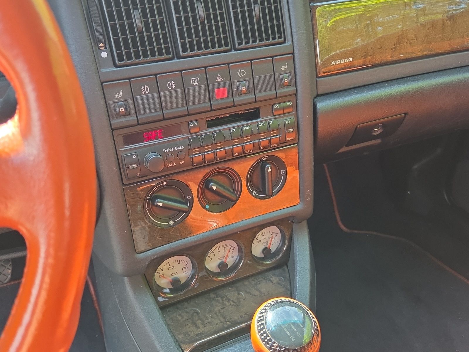 Cabriolet 1.8 5-Gang "Exclusive Mandarin"