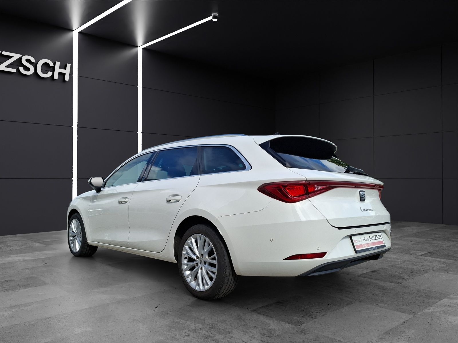 Fahrzeugabbildung SEAT Leon ST eTSI Xcellence DSG LED Navi GRA Park-Ass