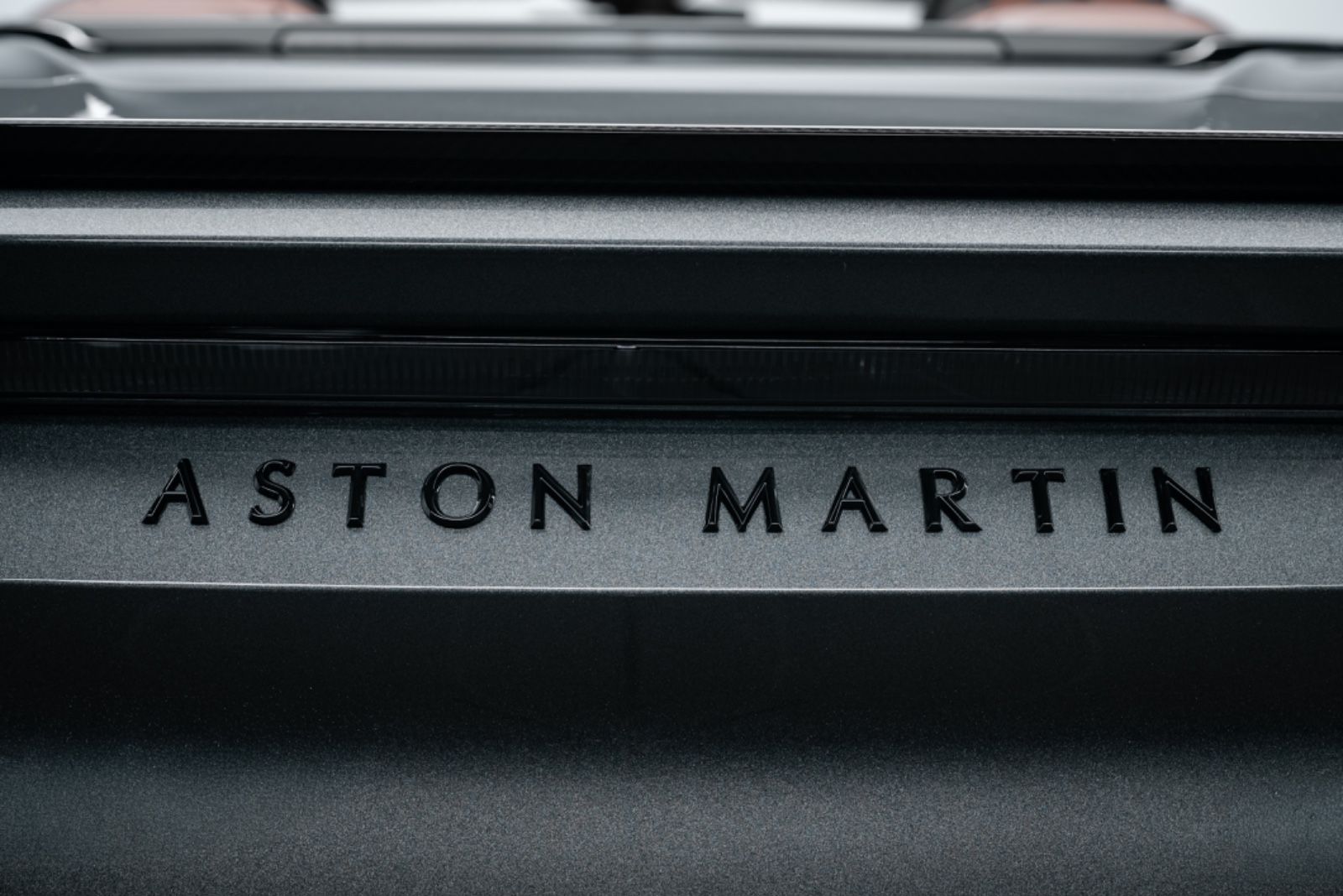 Fahrzeugabbildung Aston Martin DBS 770 Ultimate Volante 1 OF 199/CARBON/BUCKET