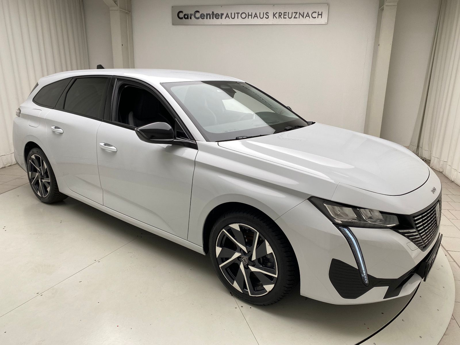 Peugeot 308 Hybrid 145 e-DSC6 Allure ACC Winterpaket LED