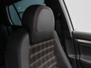 Fahrzeugabbildung Volkswagen Golf V GTI Edition 30 Navi Soundsystem Standhzg