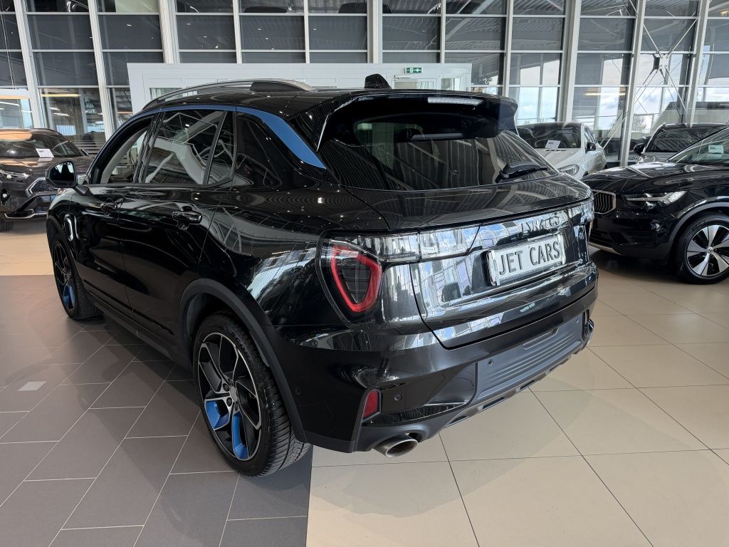 Lynk & Co 01