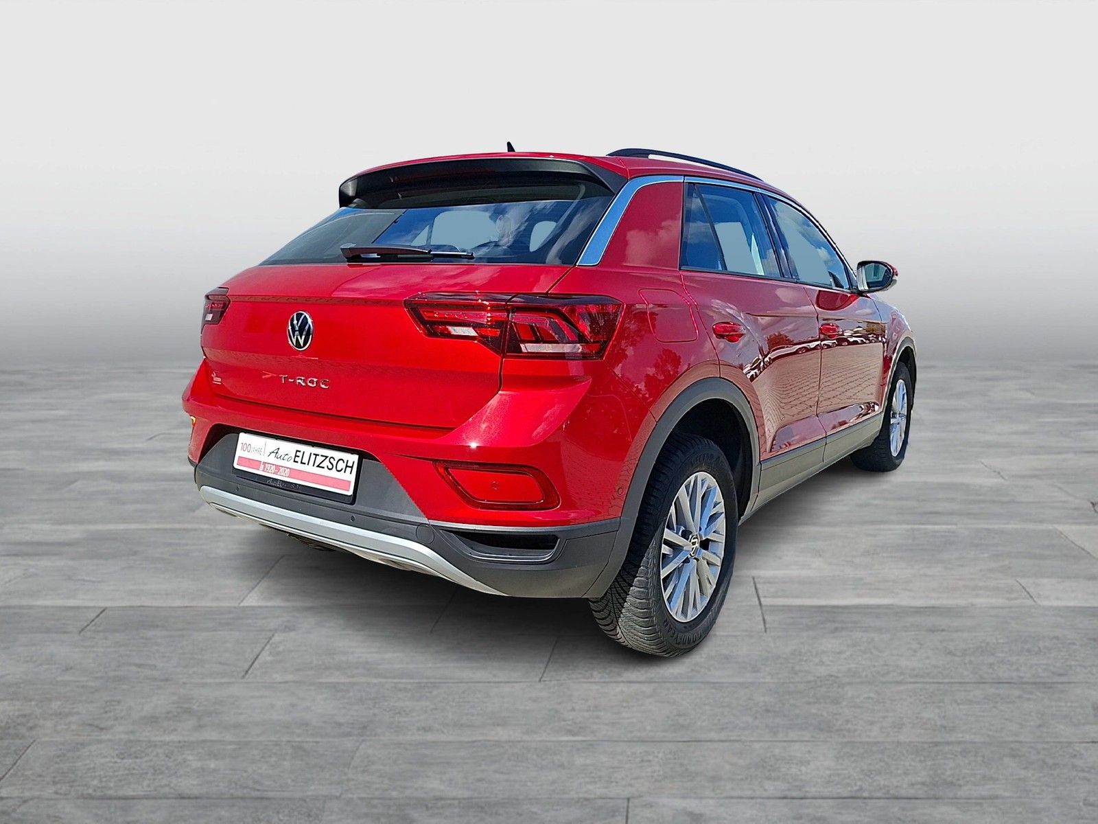 Fahrzeugabbildung Volkswagen T-Roc TSI Life DSG LED AHK Navi AID ACC RFK SH
