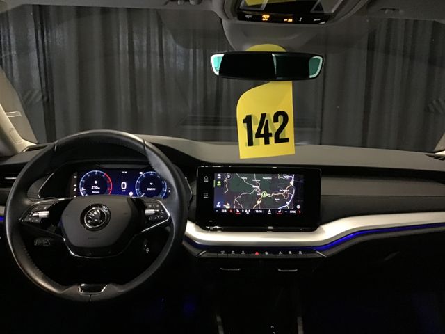 Fahrzeugabbildung Skoda Octavia Clever 2.0 TDI Combi DSG/Navi/ACC/Kamera
