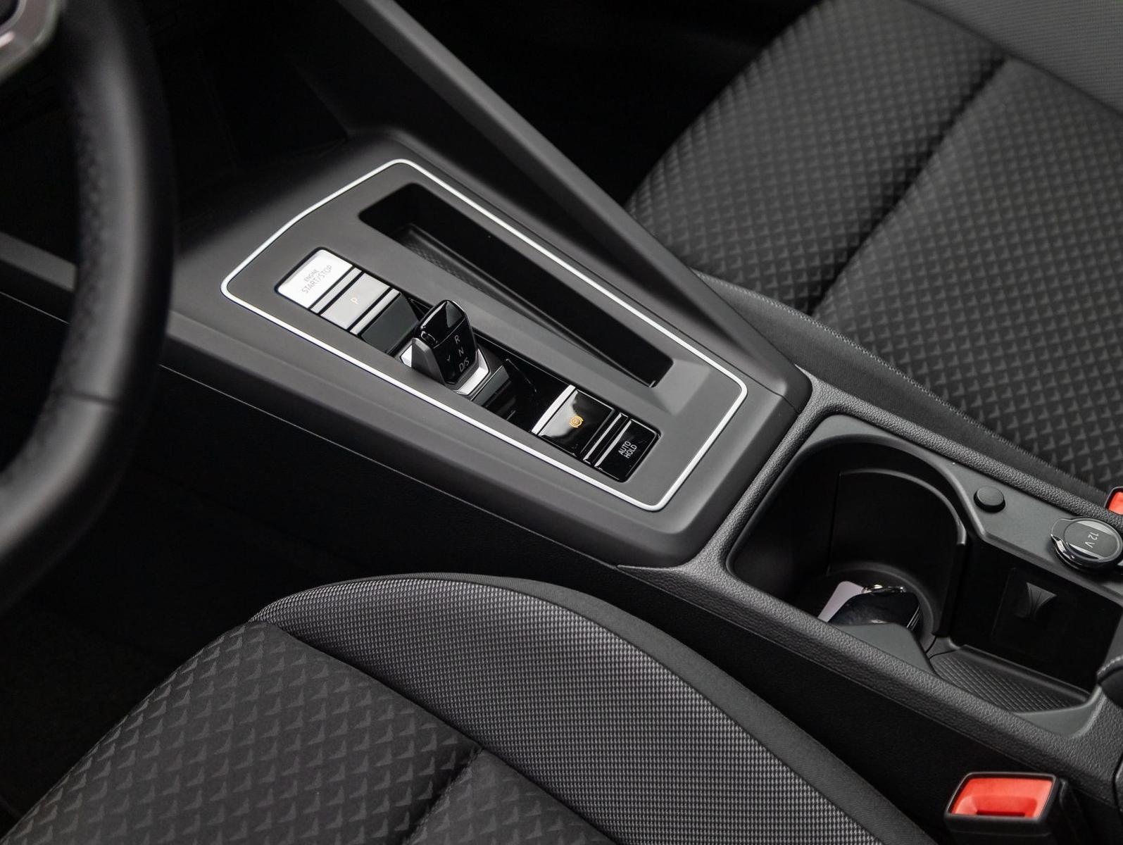 Volkswagen Golf VIII 1.5 eTSI "ACTIVE" DSG Navi LED Digital, миниатюра 10