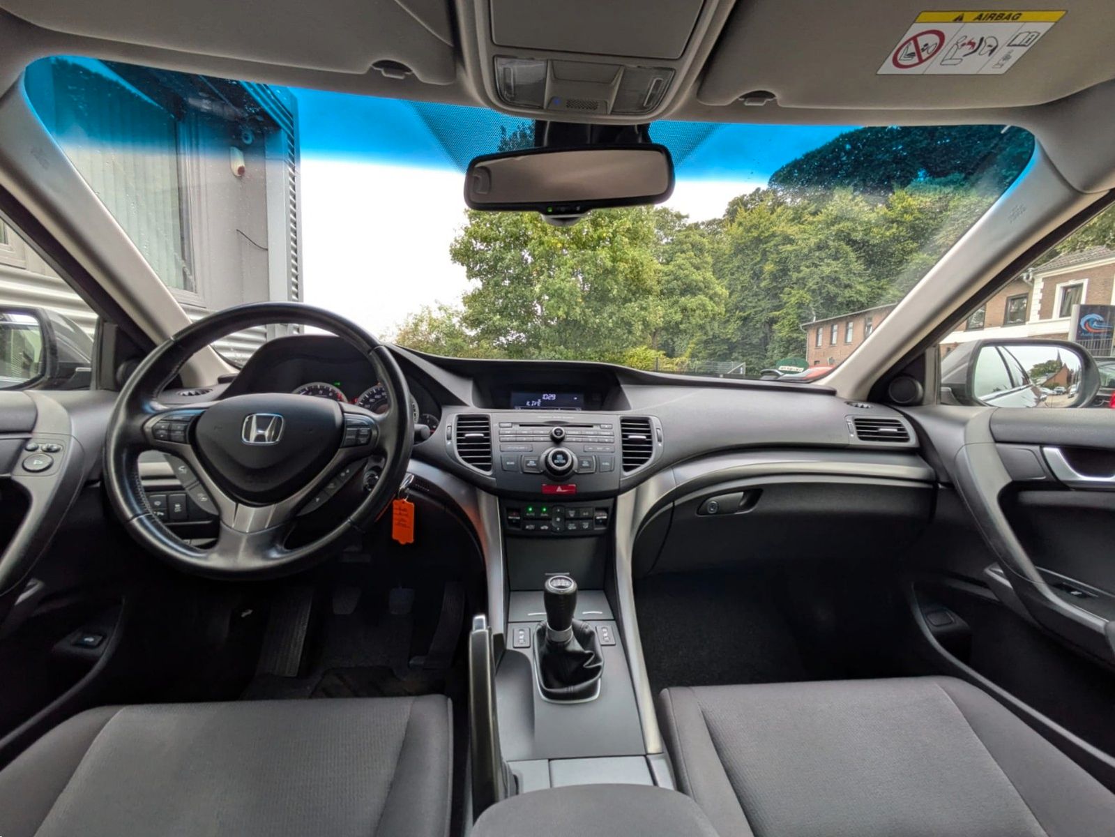 Fahrzeugabbildung Honda Accord 2.0i KLIMAAUT SITZHEIZUNG XENON GARANTIE!