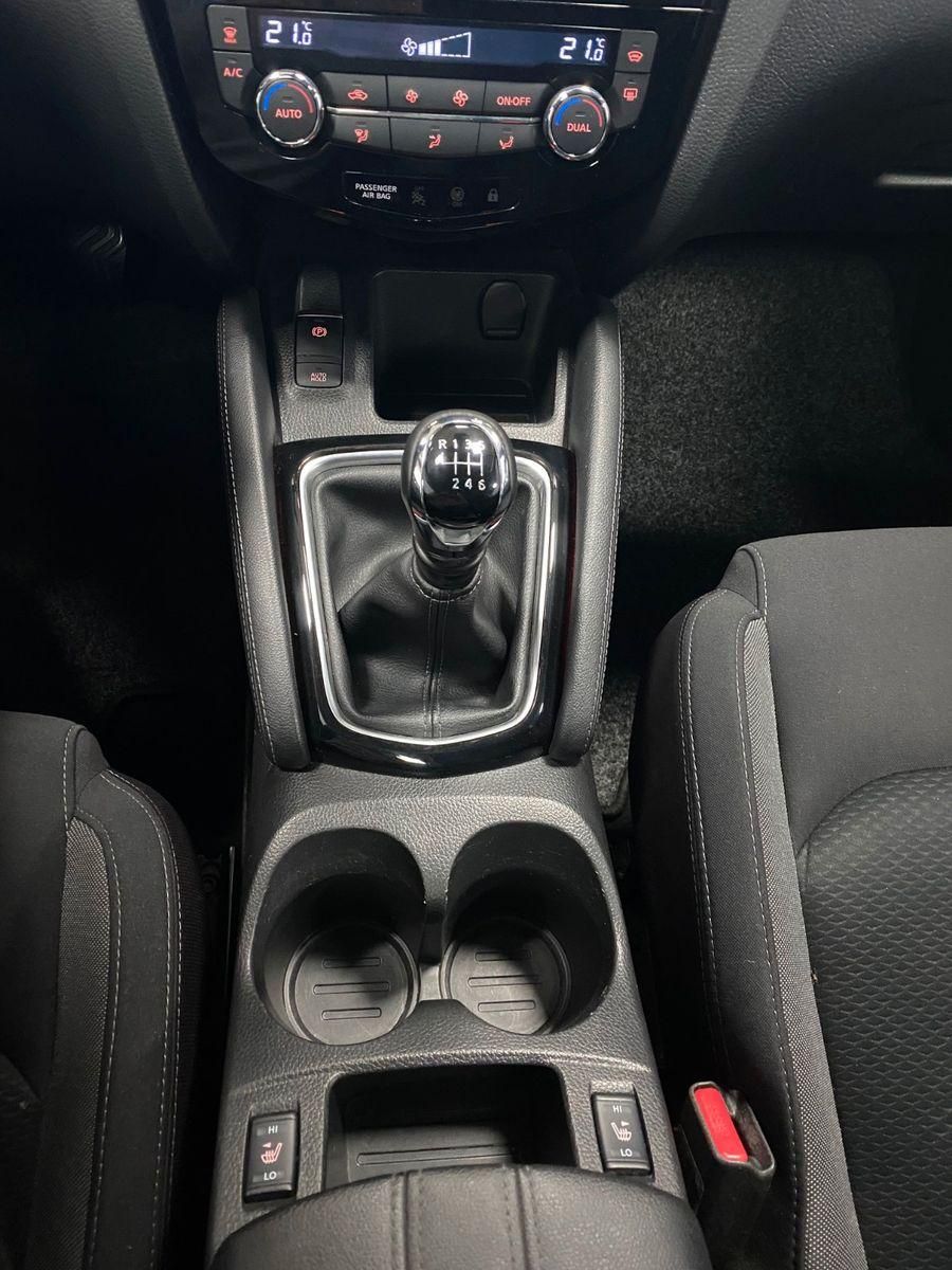 Fahrzeugabbildung Nissan Qashqai 1.3DIG-T+AHK+Pano+360°Kamera+beh.Front