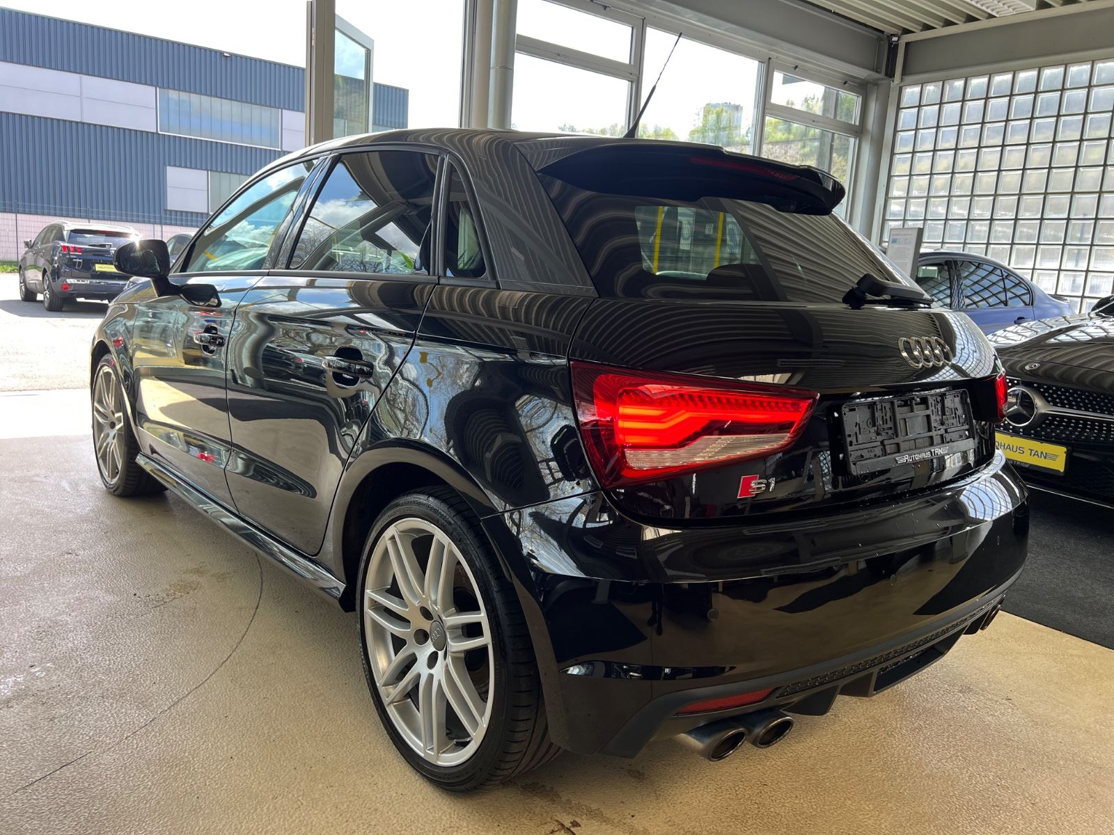 Fahrzeugabbildung Audi S1 Sportback 2.0 TFSI quattro *BI-COLOUR*