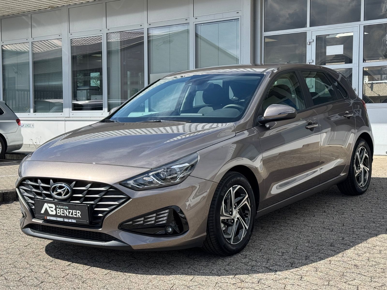 Fahrzeugabbildung Hyundai i30 Select Mild-Hybrid/PDC/DAB/SHZ/KLIMA/TEMPOMA