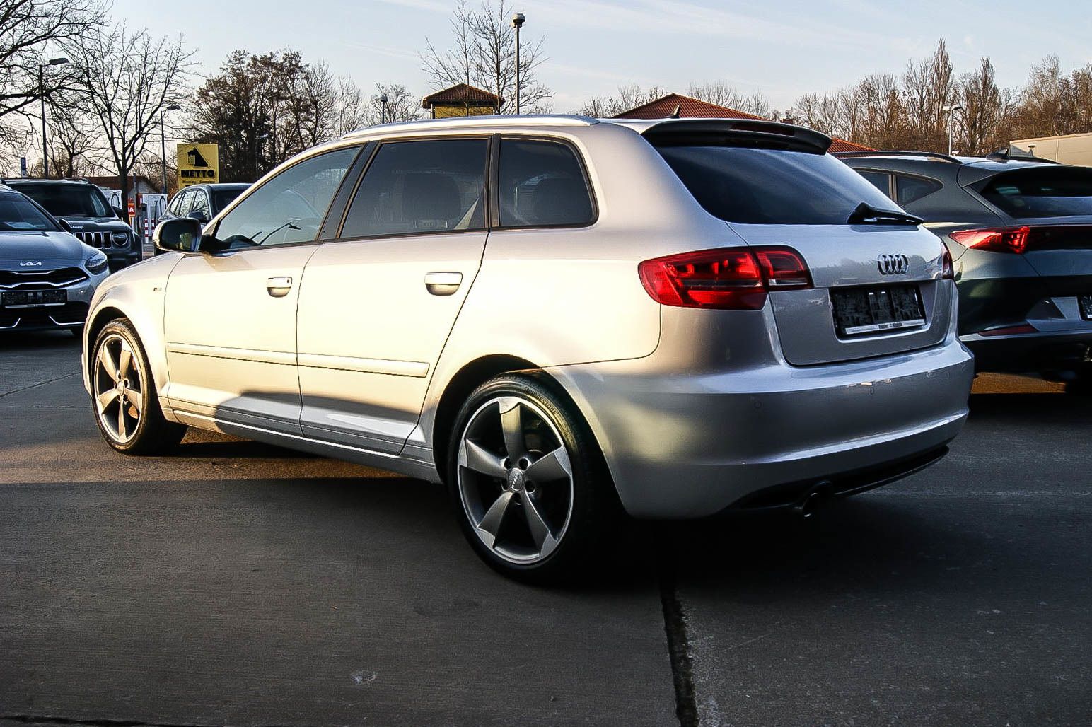 Fahrzeugabbildung Audi A3 Sportback 20TDI S-LINE DSG XENON NAVI SPORT