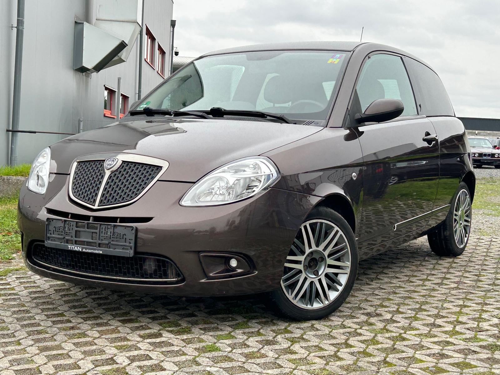 Lancia Ypsilon