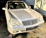 Mercedes-Benz C 240 Kombi mit Anhängerkupplung - Mercedes-Benz C 240 aus 2002