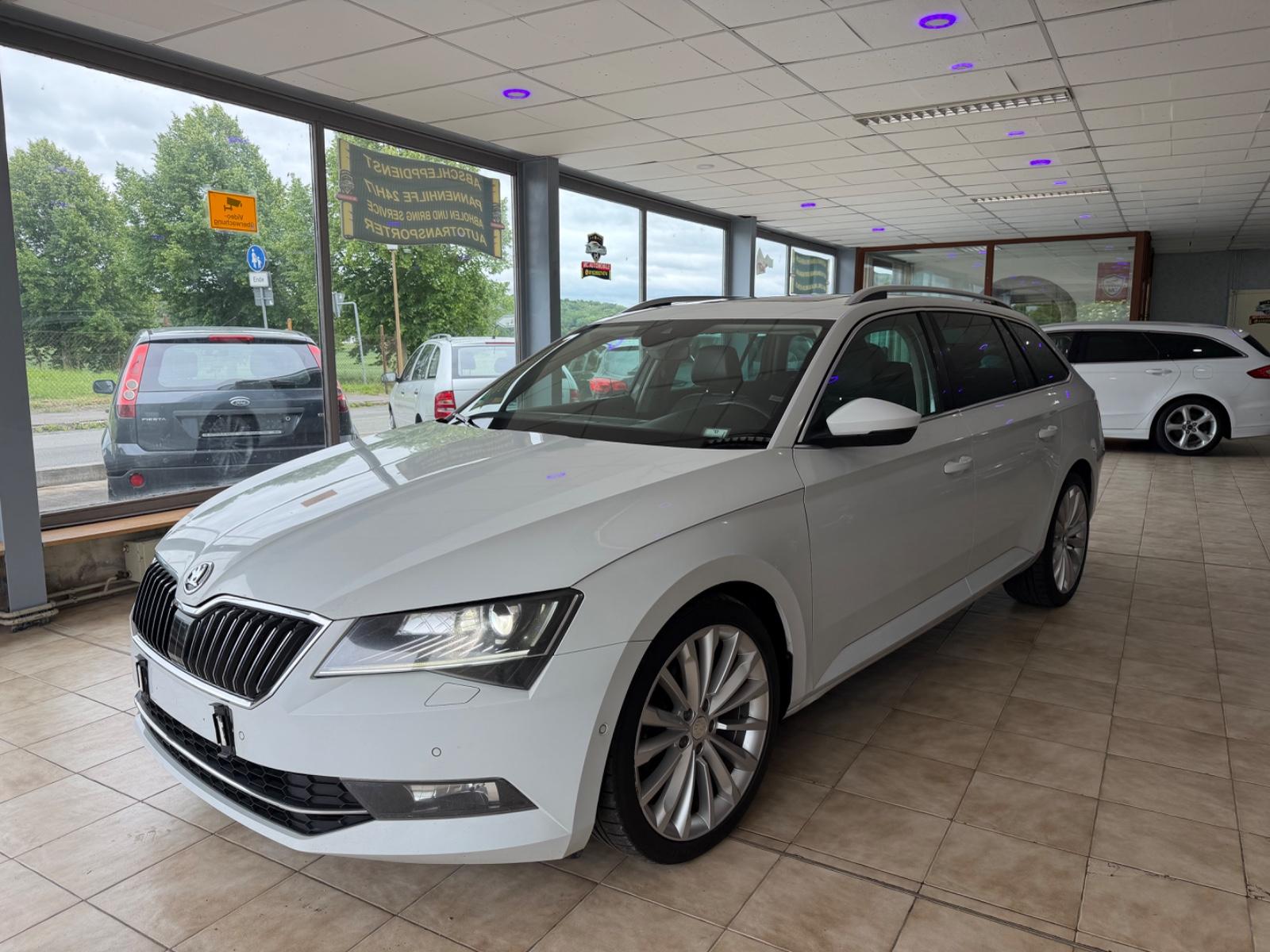 Skoda Superb Combi Style 4x4 mit Panorama
