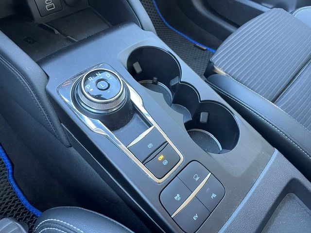 Fahrzeugabbildung Ford Kuga Plug-In Hybrid Titanium X LED HeadUpDisplay
