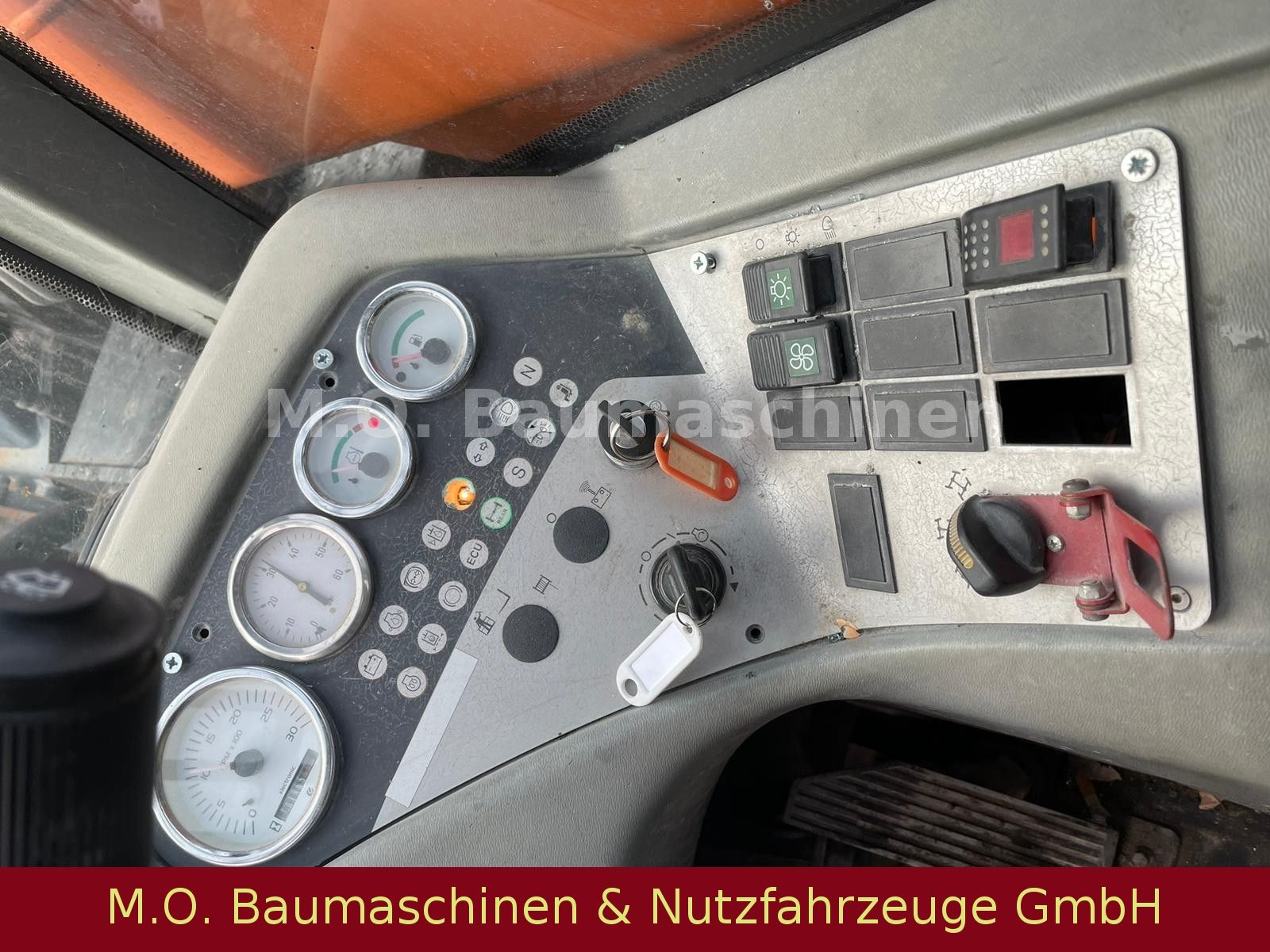 Fahrzeugabbildung Andere FH 625 / SW /Schaufel/Gabel / 2,5 t / 6m / 4x4x4