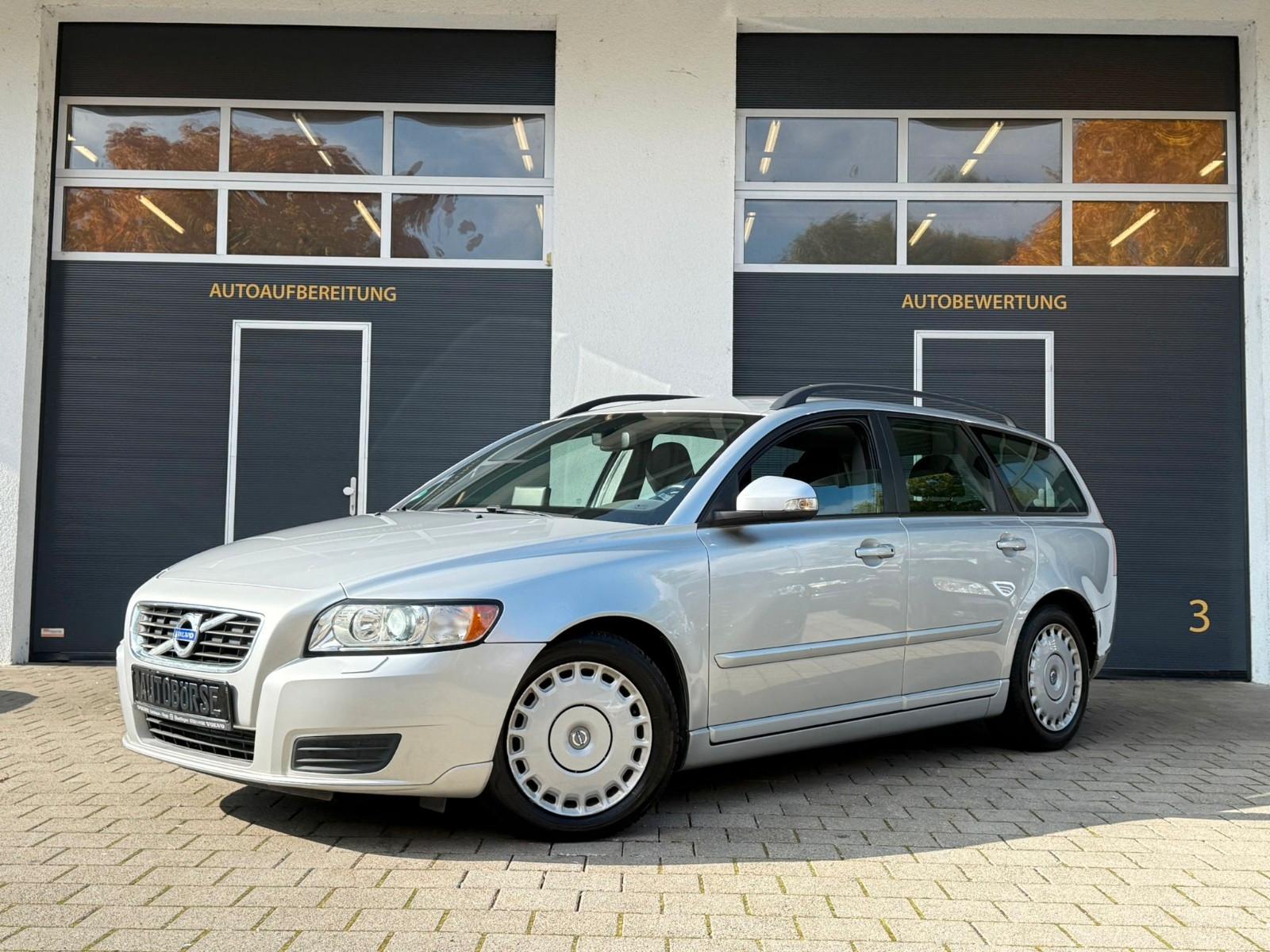 Volvo V50 Kombi 1.6D Drive Kinetic*Navi*Klima*Xenon*SH