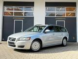 Volvo V50 Kombi 1.6D Drive Kinetic*Navi*Klima*Xenon*SH - gebrauchte Volvo V50 aus dem Jahr 2010