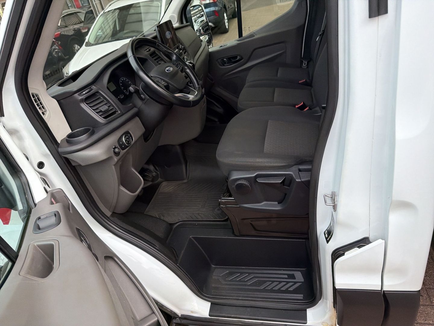 Fahrzeugabbildung Ford Transit Einzelk. Pritsche 350 L4 Trend Zwillingb