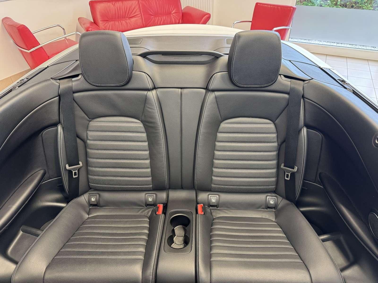 Fahrzeugabbildung Mercedes-Benz Cabriolet C300 Night Edition AMG/360°/Navi/AC...