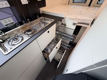 Westfalia James Cook 600 D Premium 18 Lithium SOLAR AHK