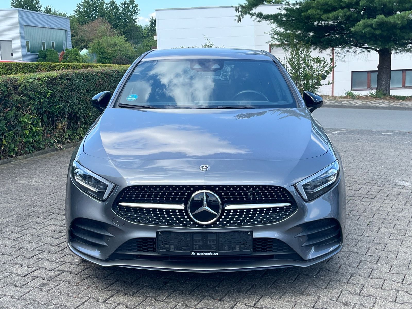 Mercedes-Benz A 250e AMG Wide Multibeam LED Night Ambiente imagem 2