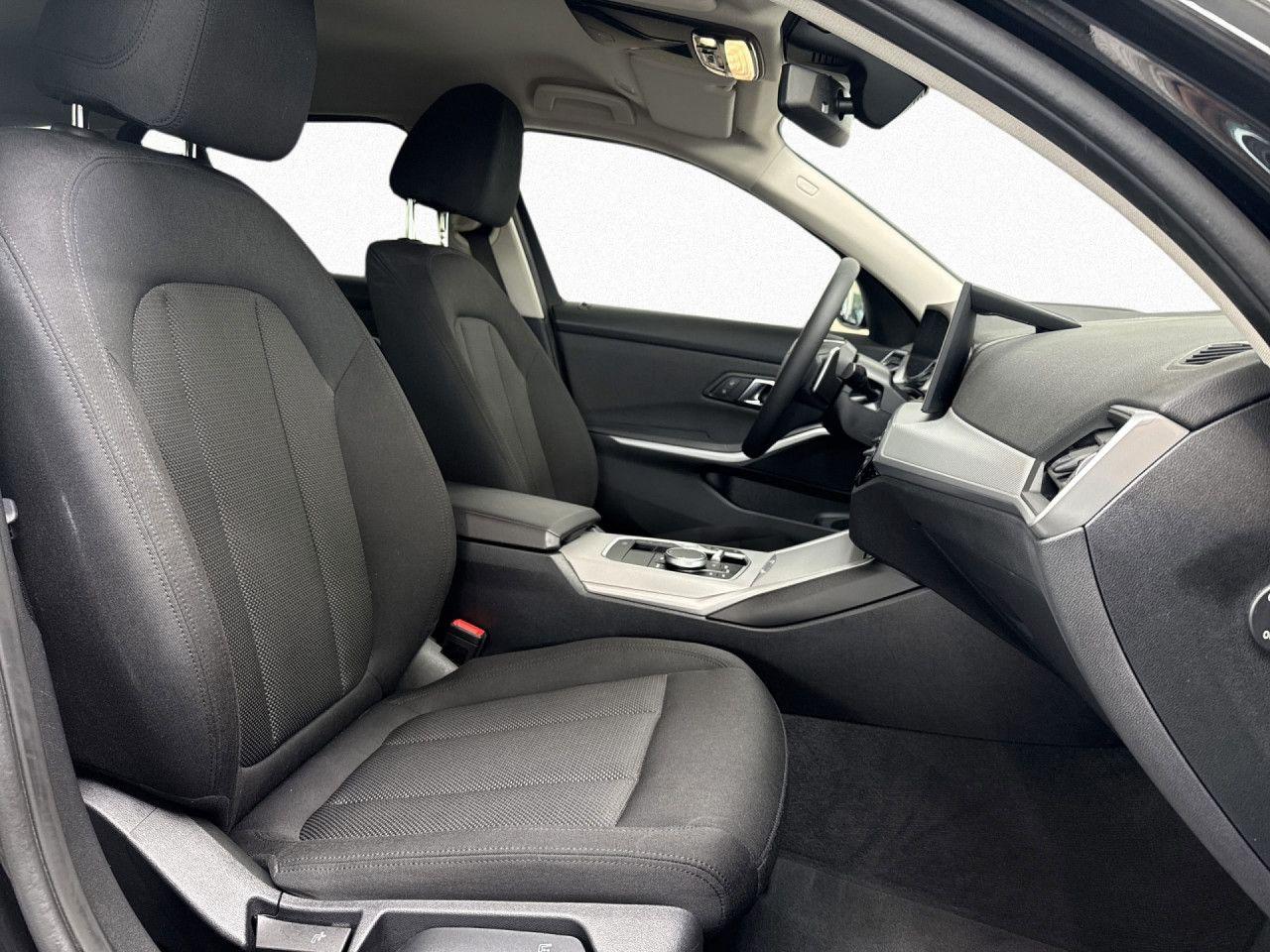 BMW 3 Series iA Touring LiveProf,AdapLED,DrA,Kamera,HUD, миниатюра 9